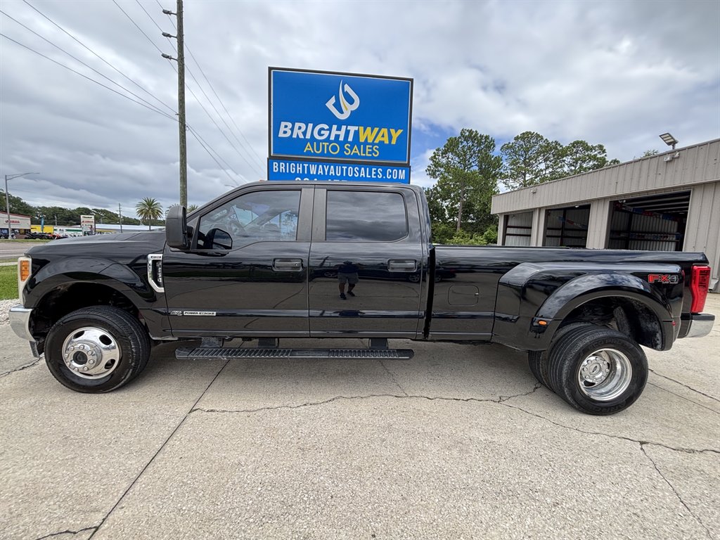 2017 Ford F350 - $32,900