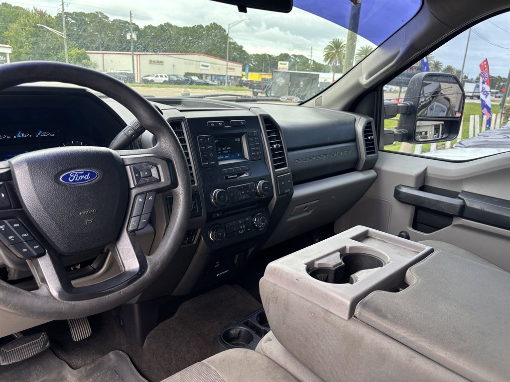 2017 Ford F350 - $32,900