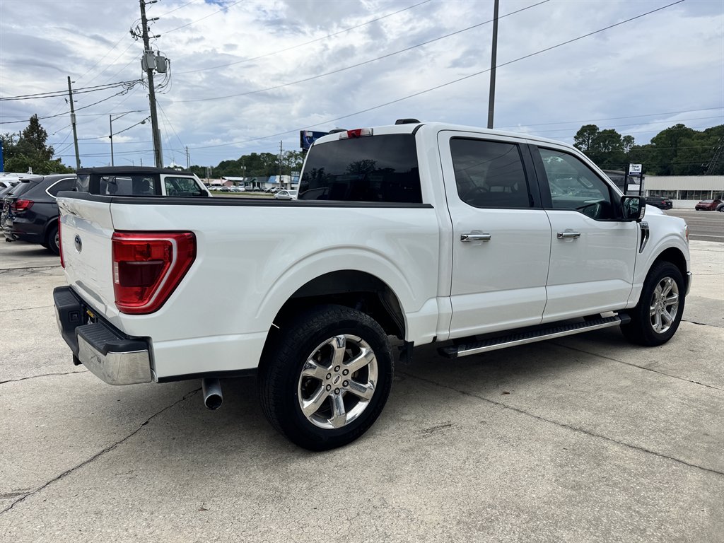 2021 Ford F-150 - $31,900