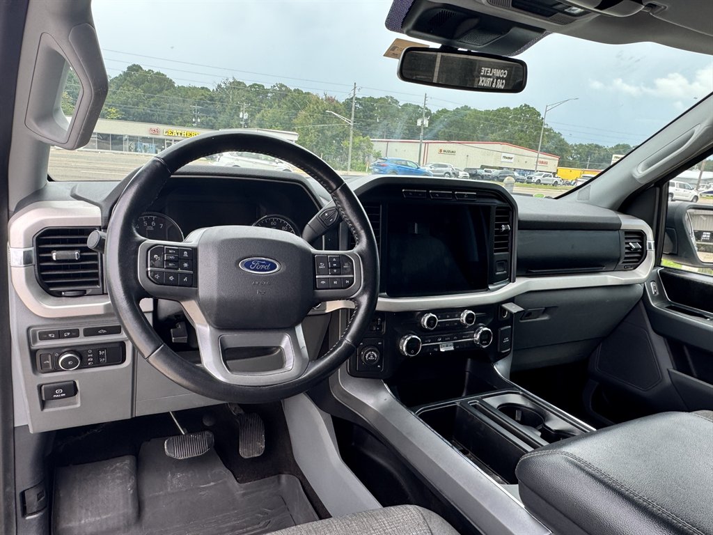 2021 Ford F-150 - $31,900