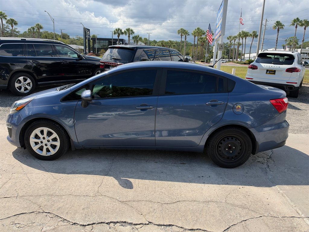 2016 Kia Rio - $5,900