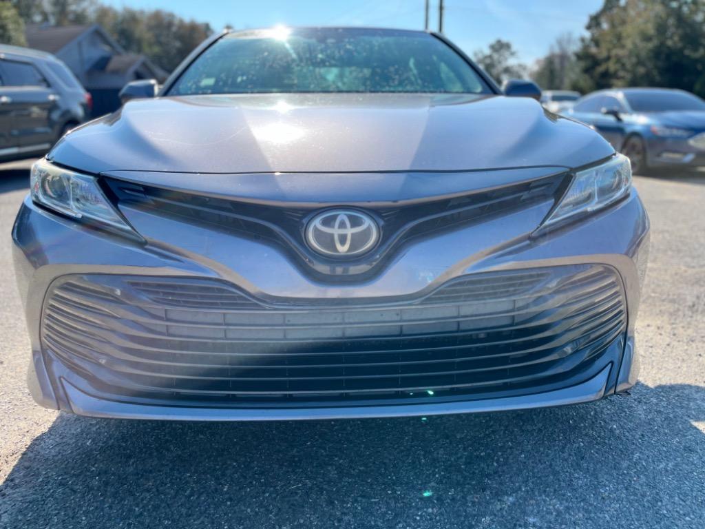 2018 Toyota Camry LE photo
