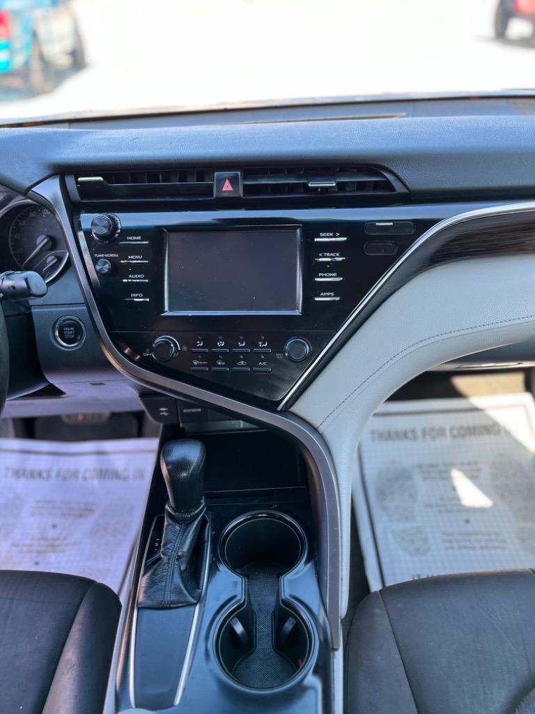 2018 Toyota Camry LE photo
