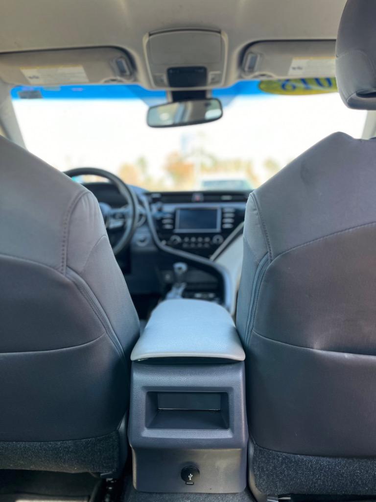 2018 Toyota Camry LE photo