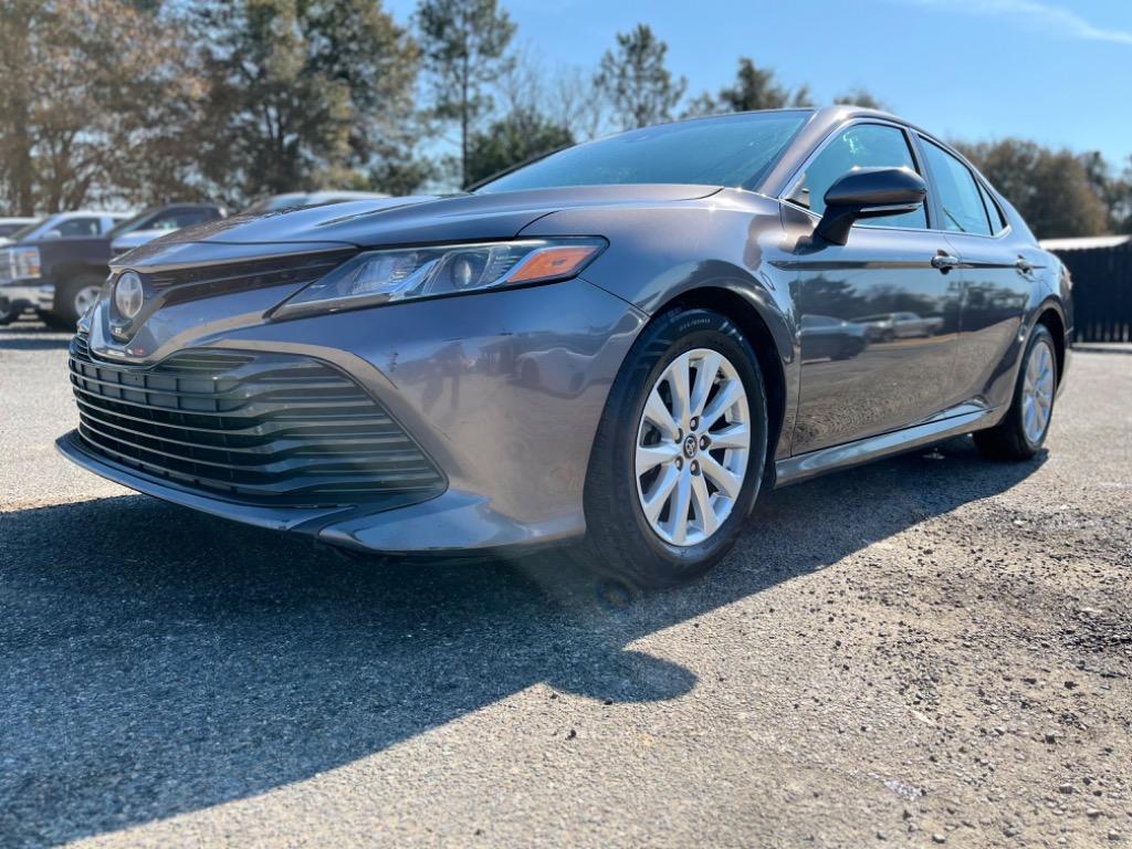 2018 Toyota Camry LE photo