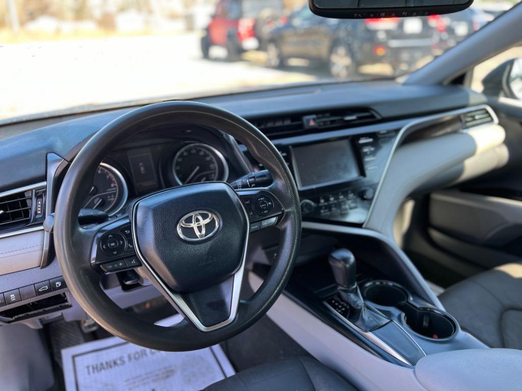2018 Toyota Camry LE photo