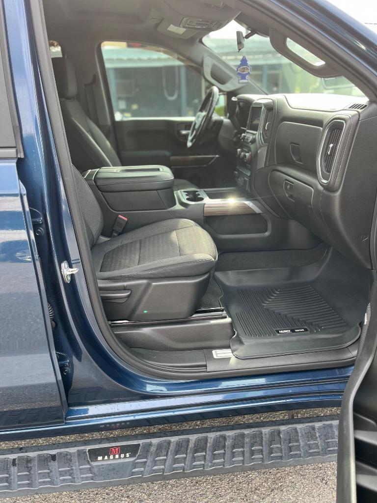 2019 Chevrolet Silverado 1500 RST photo