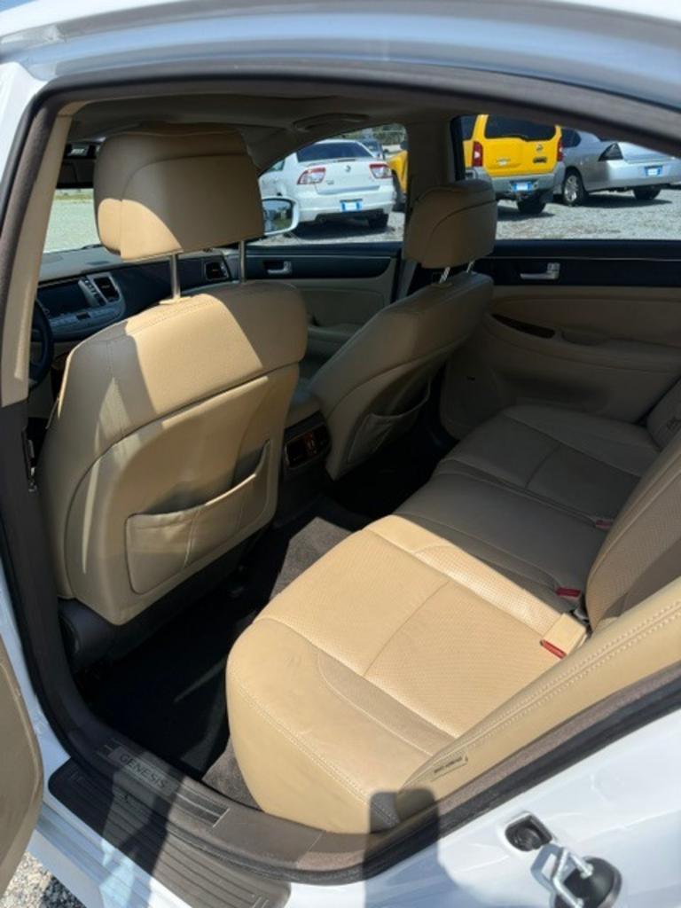 2013 Hyundai Genesis