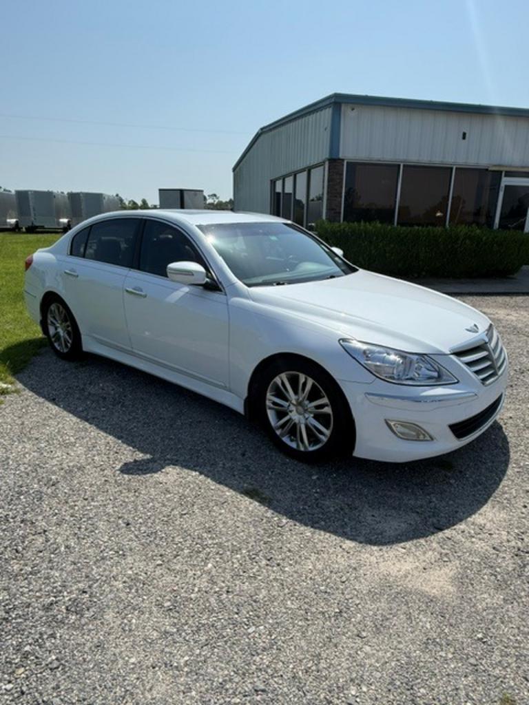 2013 Hyundai Genesis
