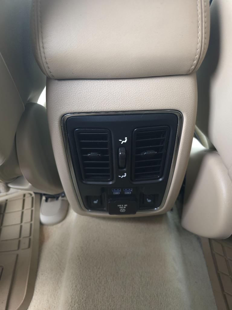 2014 Jeep Grand Cherokee Overland photo