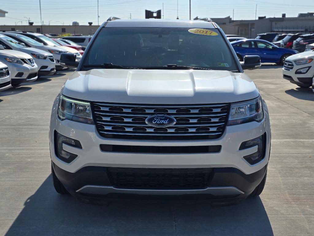 2017 Ford Explorer XLT photo