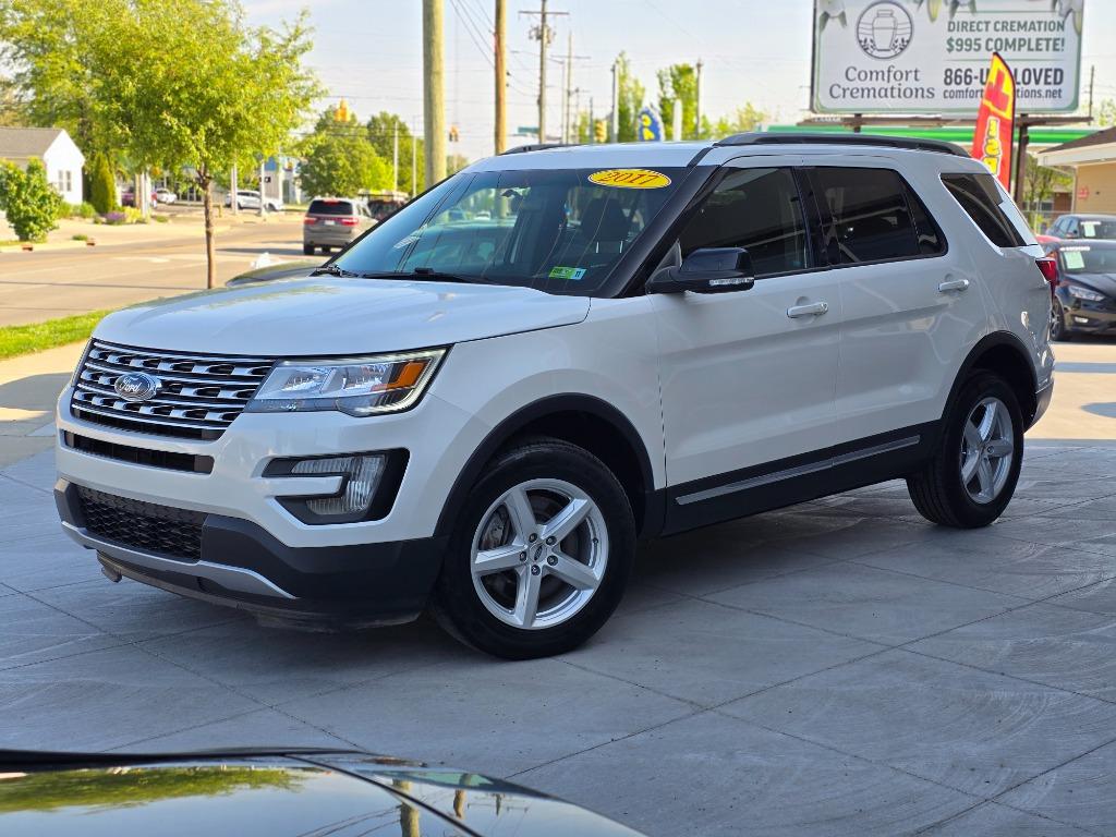 2017 Ford Explorer XLT photo