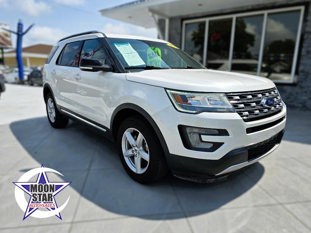 2017 Ford Explorer XLT photo