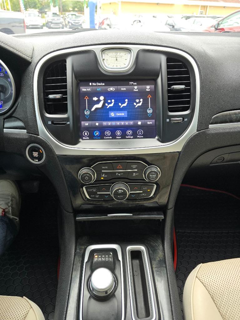 2018 Chrysler 300 Limited photo