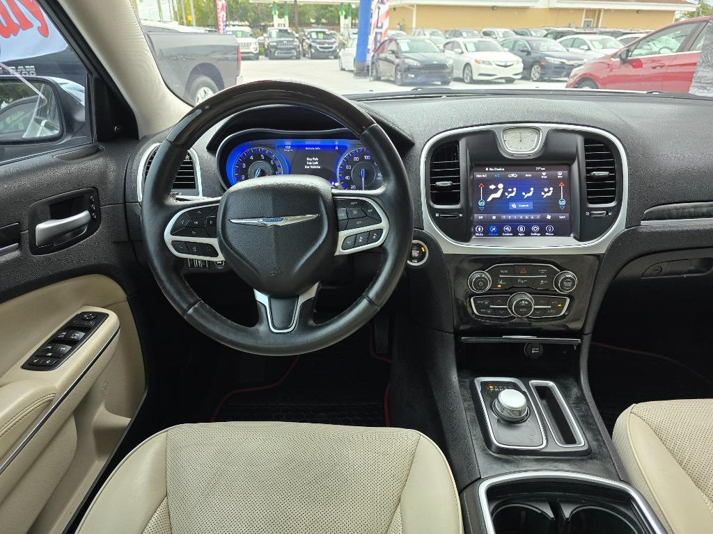 2018 Chrysler 300 Limited photo