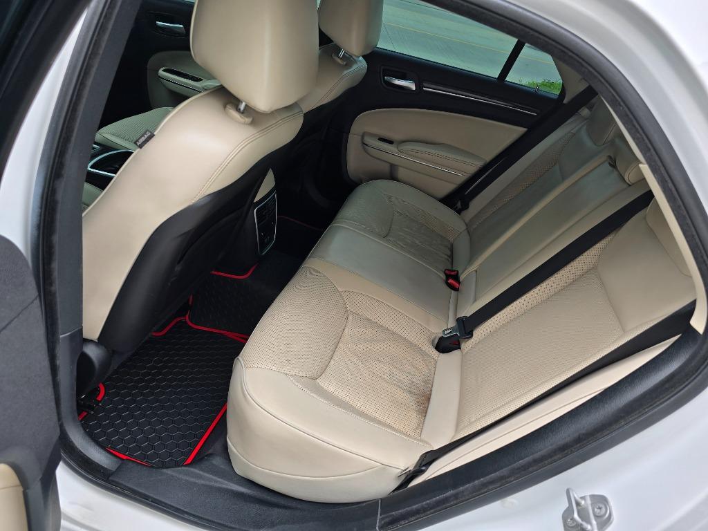 2018 Chrysler 300 Limited photo