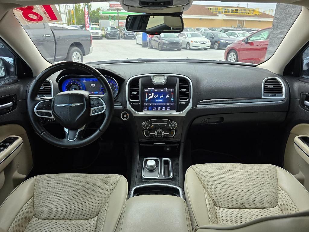 2018 Chrysler 300 Limited photo