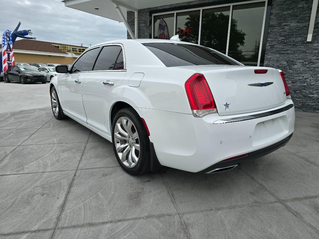 2018 Chrysler 300 Limited photo