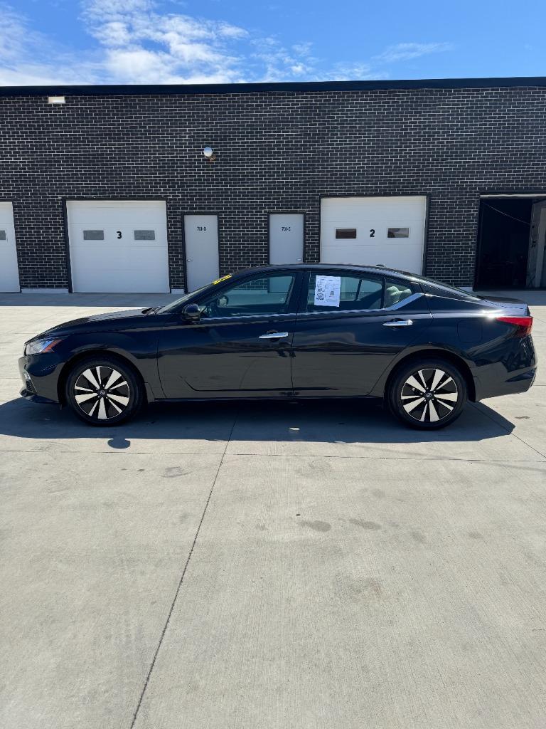 2022 Nissan Altima - $15,900