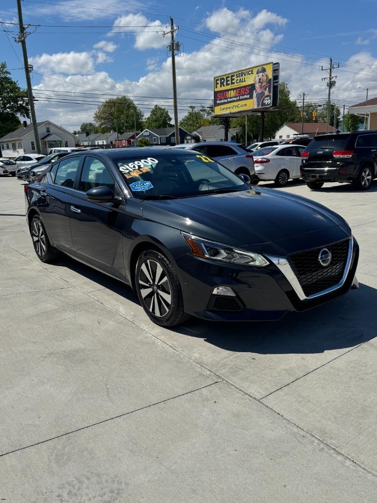 2022 Nissan Altima - $15,900