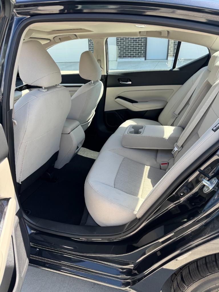2022 Nissan Altima - $15,900