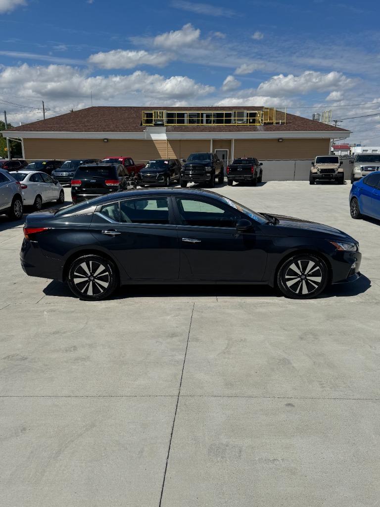 2022 Nissan Altima - $15,900
