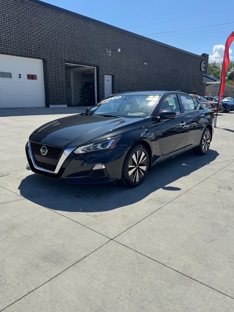 2022 Nissan Altima - $15,900