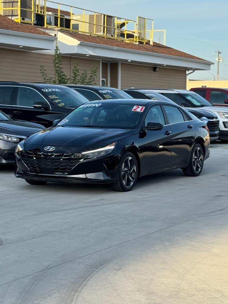 2021 Hyundai Elantra - $15,990