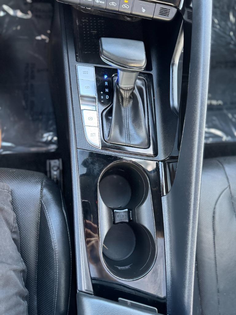 2021 Hyundai Elantra - $15,990