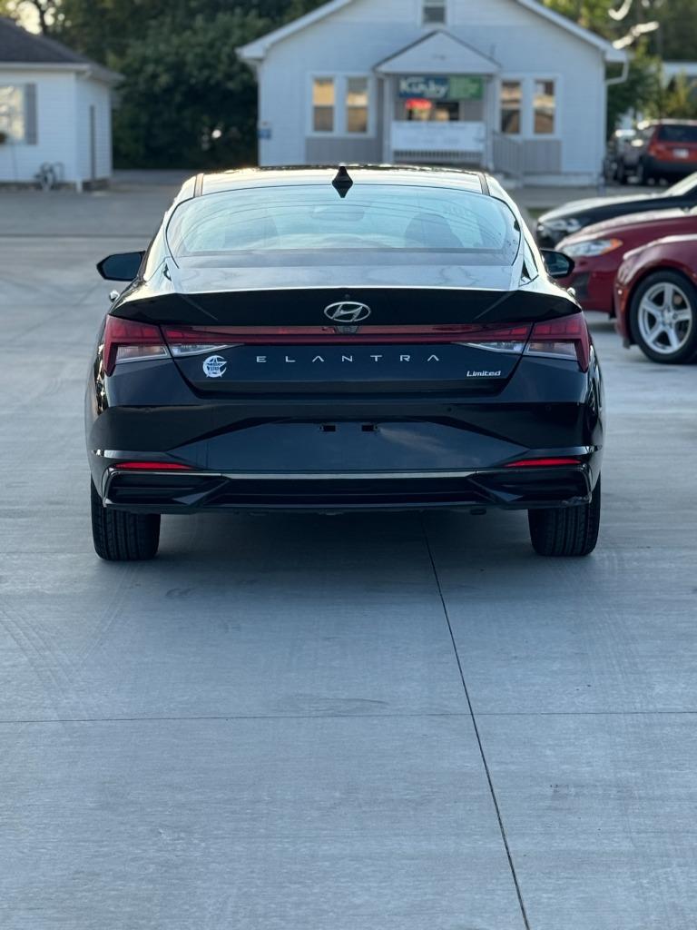 2021 Hyundai Elantra - $15,990