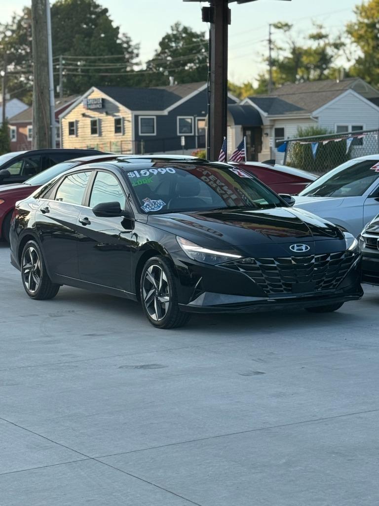 2021 Hyundai Elantra - $15,990