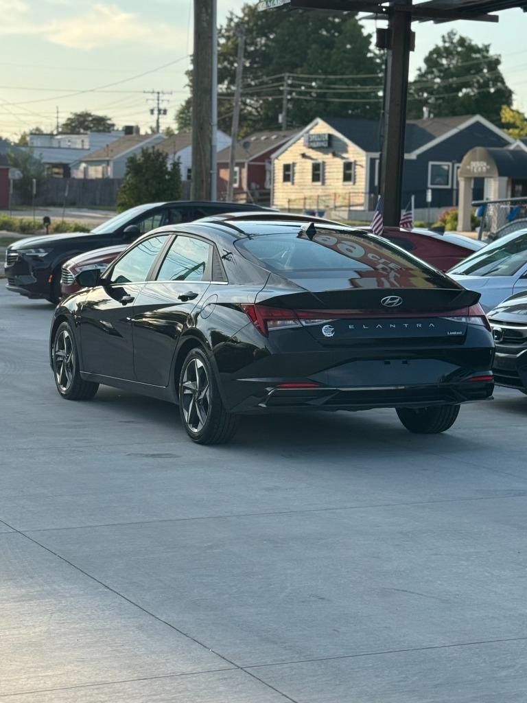 2021 Hyundai Elantra - $15,990