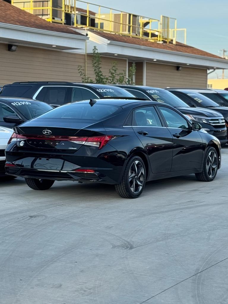 2021 Hyundai Elantra - $15,990