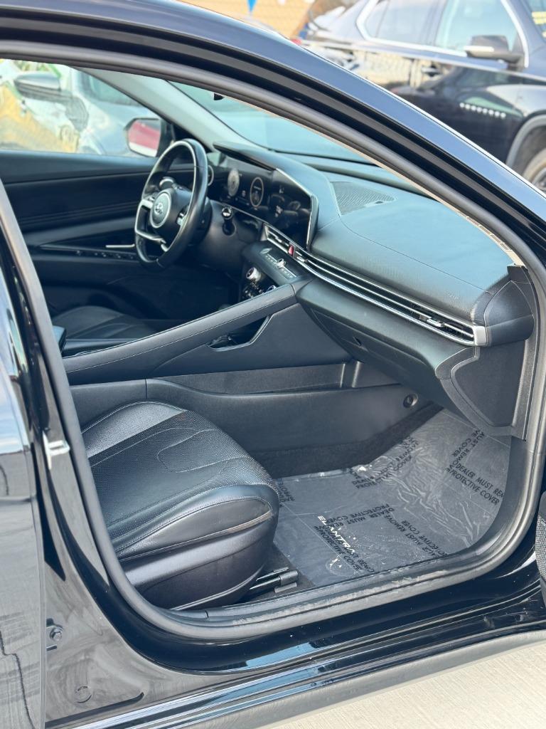 2021 Hyundai Elantra - $15,990