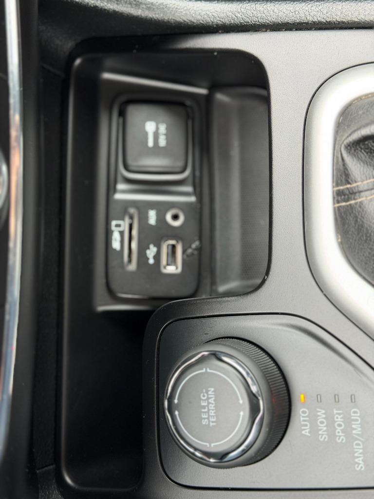 2018 Jeep Cherokee - $12,900