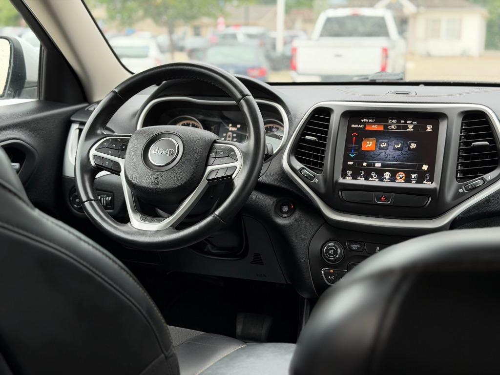 2018 Jeep Cherokee - $12,900