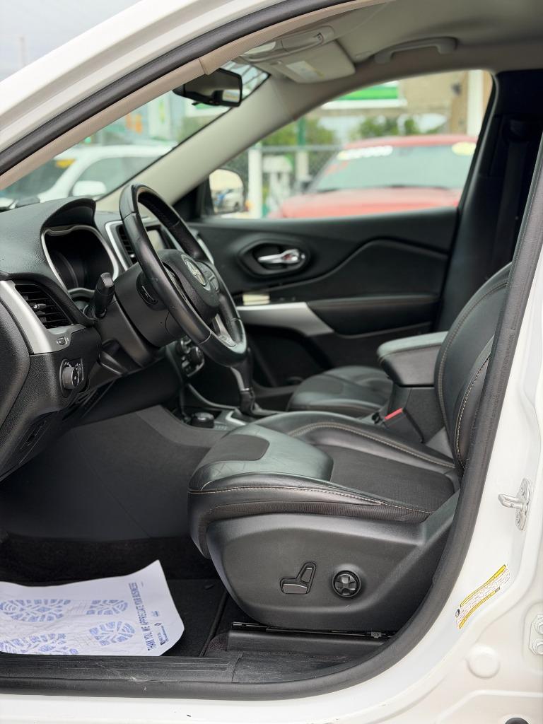 2018 Jeep Cherokee - $12,900