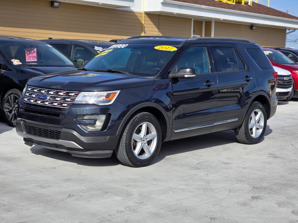 2017 Ford Explorer XLT photo