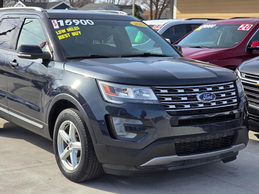 2017 Ford Explorer XLT photo