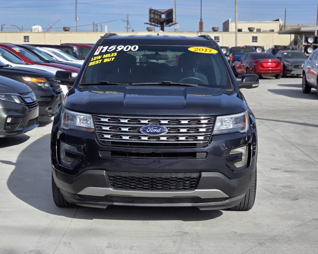 2017 Ford Explorer XLT photo