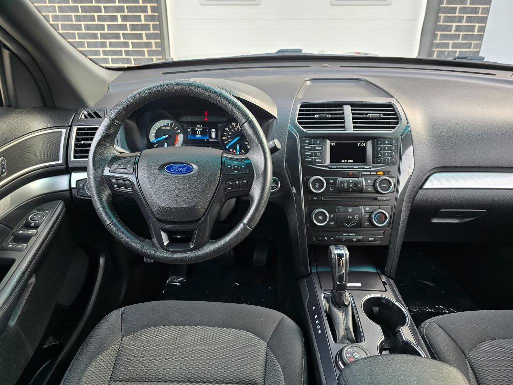 2017 Ford Explorer XLT photo