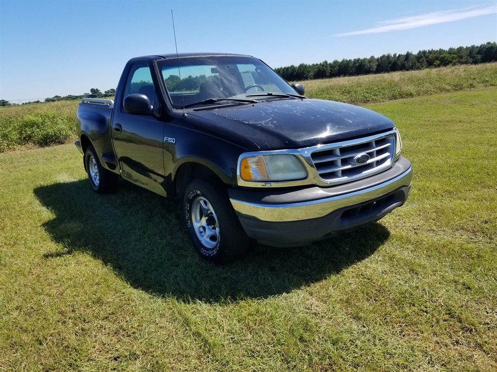 2003 Ford F-150 XL photo