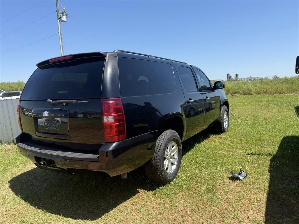 2008 Chevrolet Suburban - $8,000