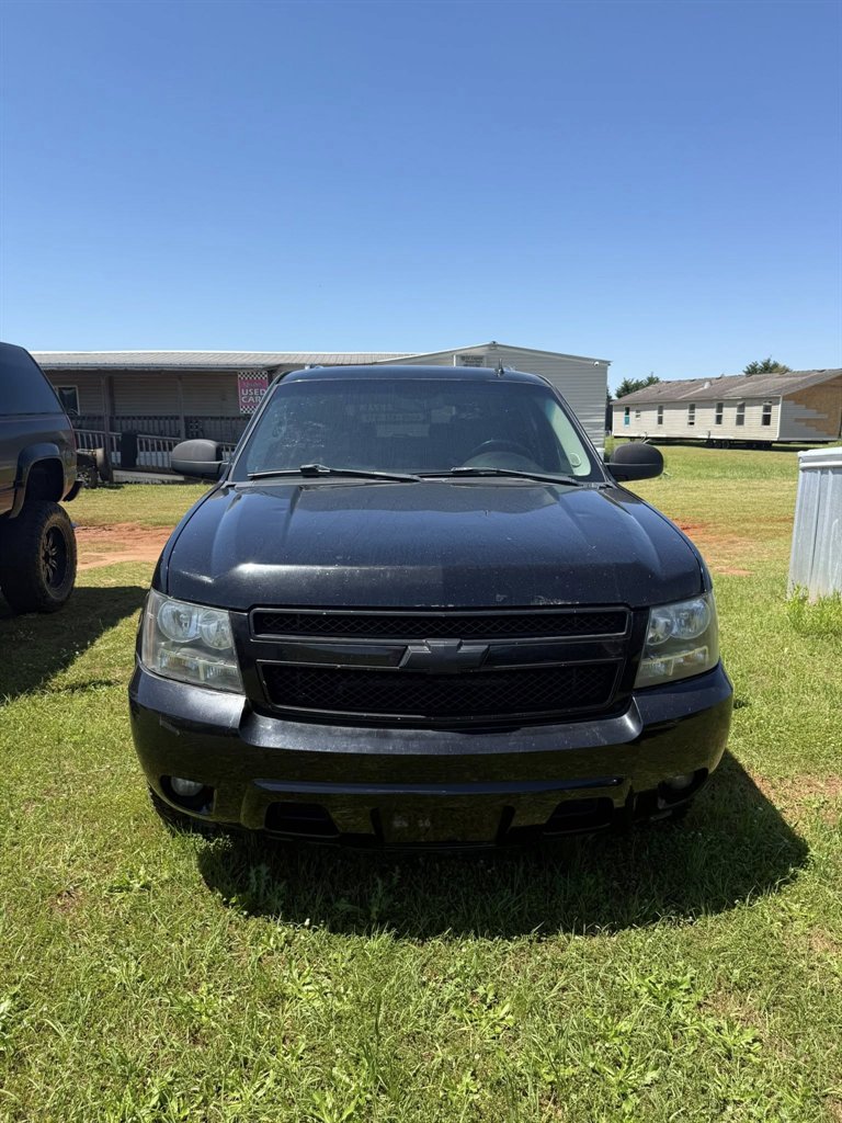 2008 Chevrolet Suburban - $8,000