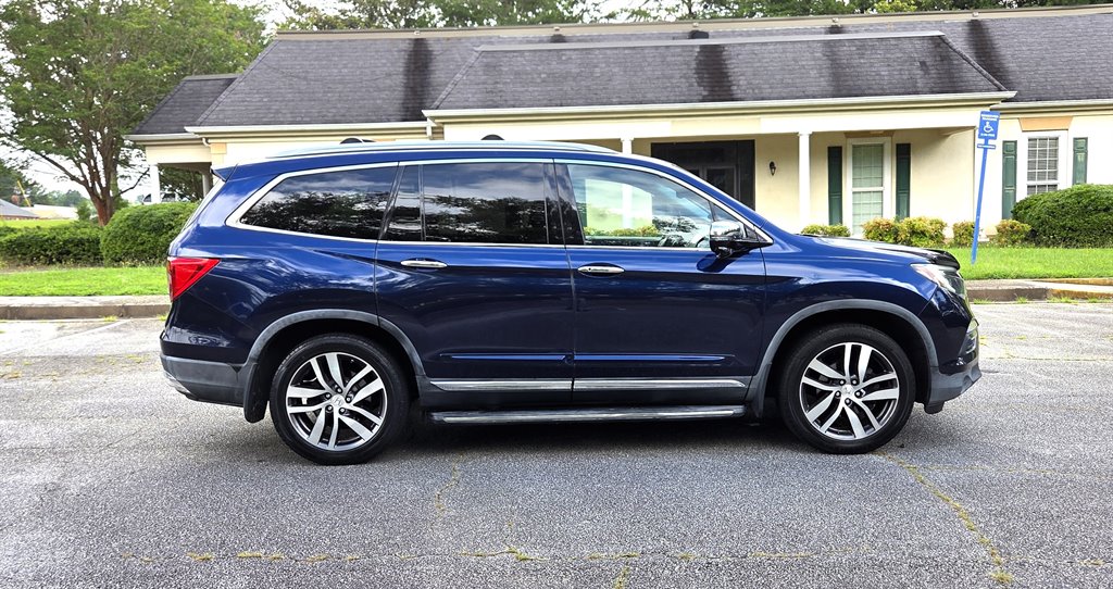 2016 Honda Pilot - $17,999