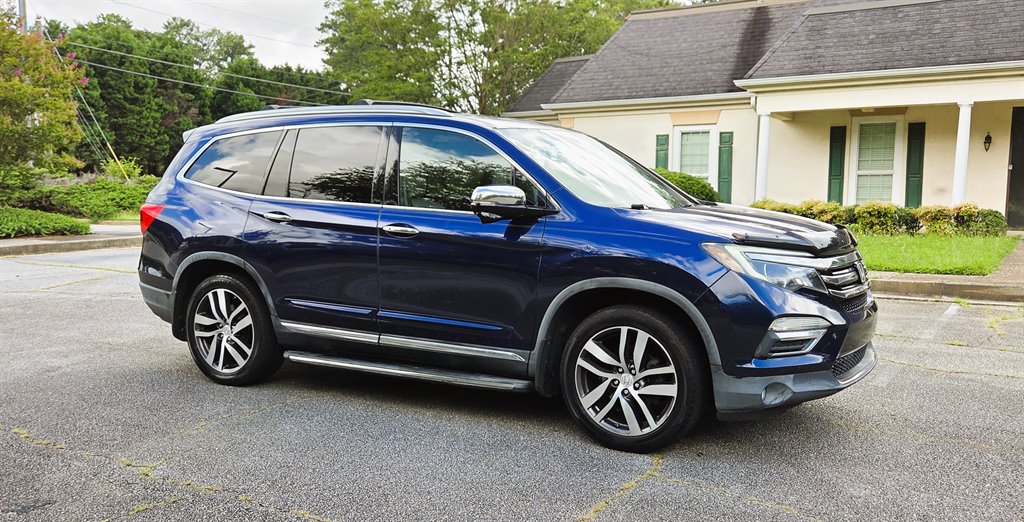 2016 Honda Pilot - $17,999