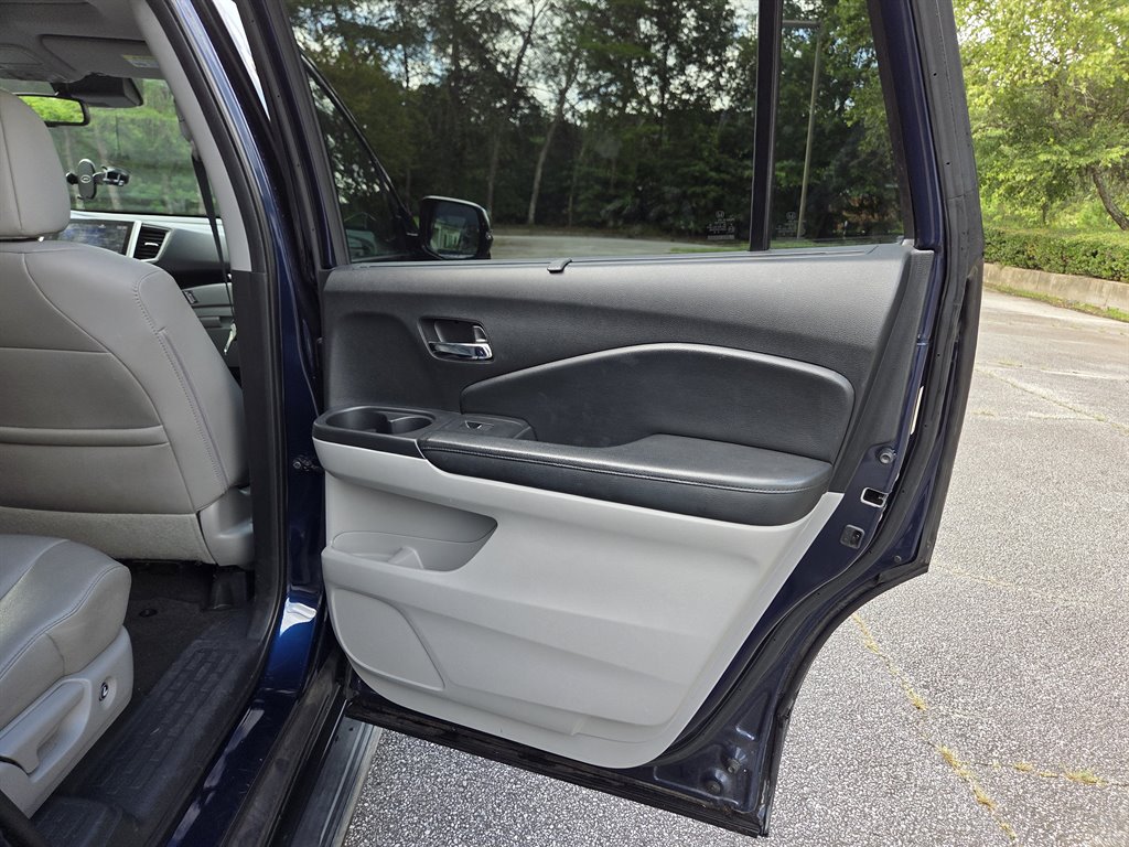 2016 Honda Pilot - $17,999