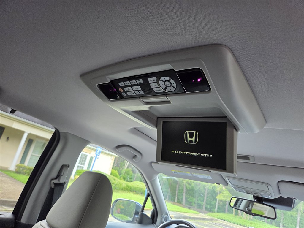 2016 Honda Pilot - $17,999