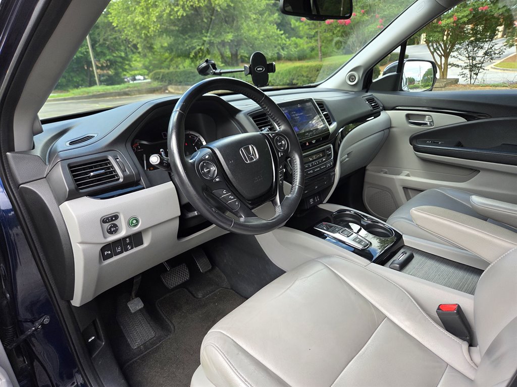2016 Honda Pilot - $17,999