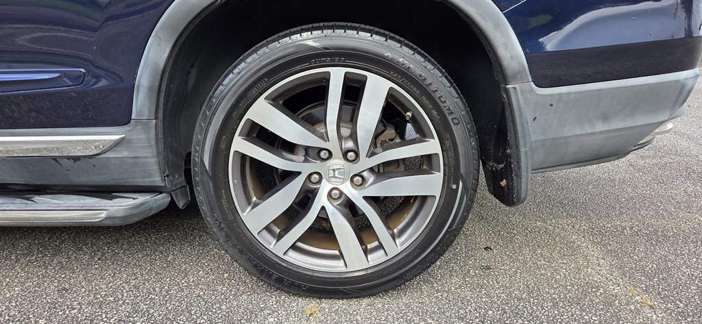 2016 Honda Pilot - $17,999